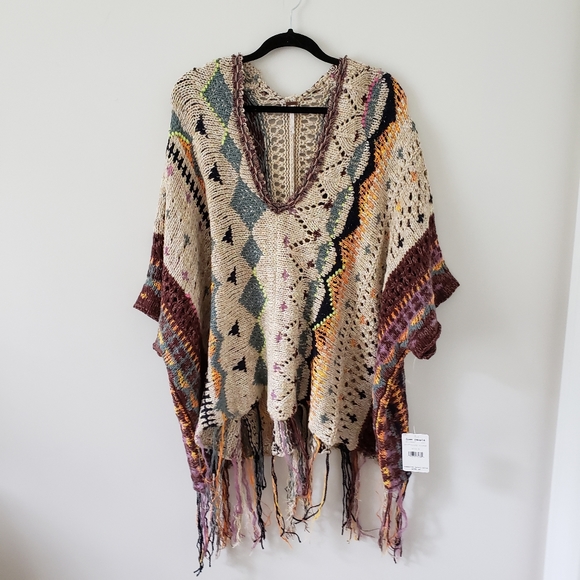 Free People Hidden Gem Lightweight Poncho Top - Picture 2 of 12